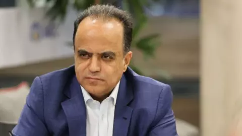 بذرافشان، رئیس اتحادیه طلا و جواهر تهران؛ عکس همراه گزارش کاهش قیمت طلا در اول مهر