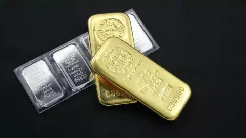 خروج بیش از هزار میلیارد تومان پول از صندوق‌های طلا و نقره در روز نوسانی بازار