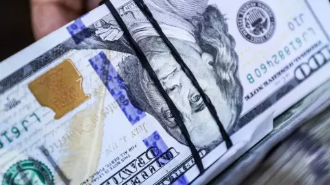واکاوی ۵ محرک اصلی ریزش قیمت دلار در ۲۱ مهر 1405