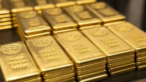 کاهش قیمت طلا در پی فشار تورمی ناشی از افزایش قیمت نفت