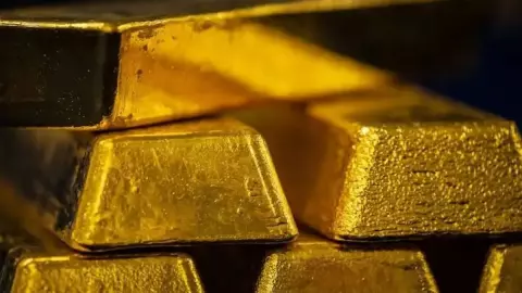 وقتی طلا به جای پناهگاه، به ابزار نقدینگی تبدیل می‌شود؛ تحلیل بانک HSBC از بحران همبستگی بازار